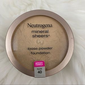 4/$20 Neutrogena Powder Foundation Nude (40)